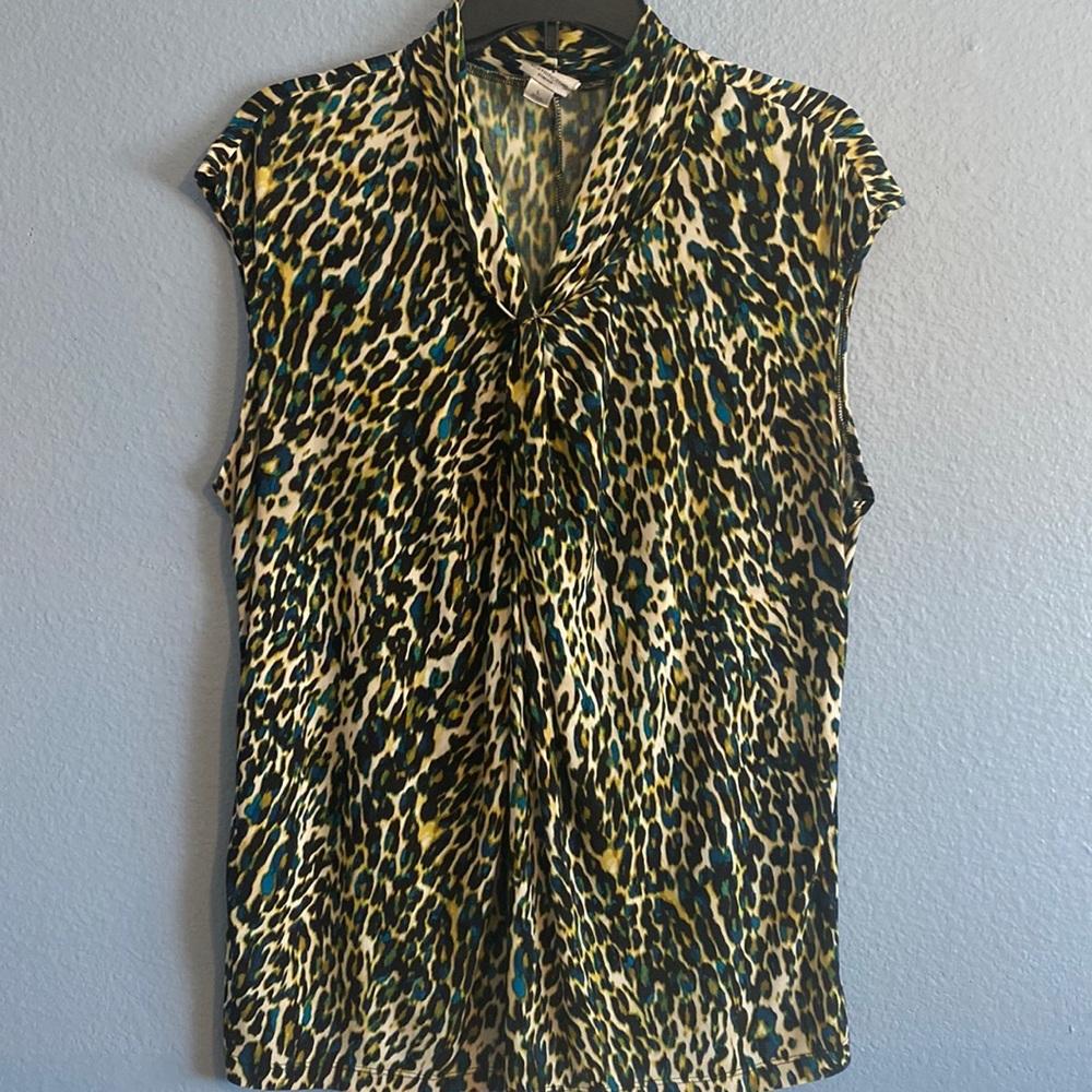 Sleeveless animal print, blouse, very comfortable
